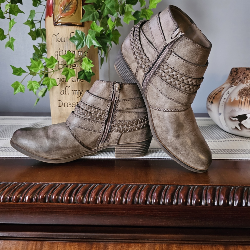 Sugar Braided Ankle Booties - Taupe. Size 7.5